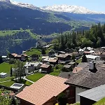 Attraktive 4,5-zimmerwohnung In Ruschein Apartman