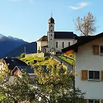 Attraktive 4,5-zimmerwohnung In Ruschein Apartman *